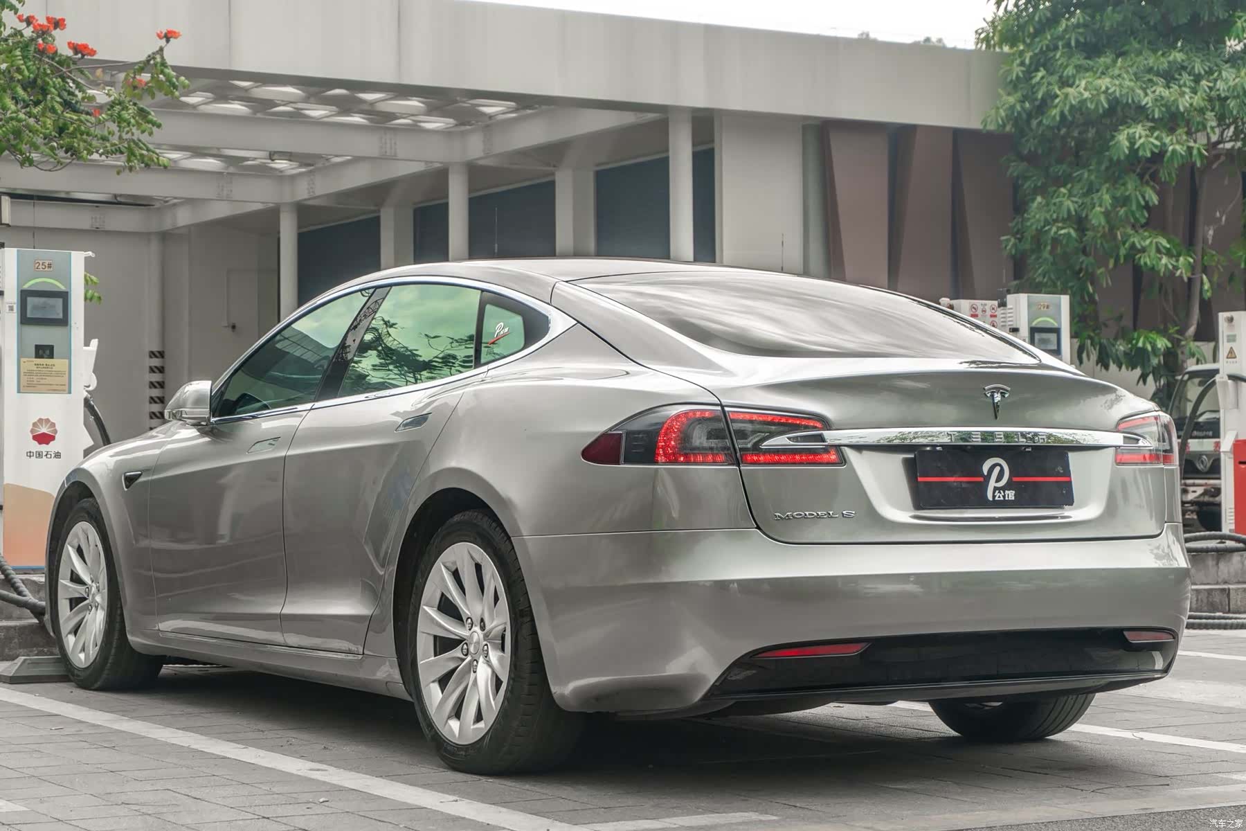 Tesla Model S, 2017 6