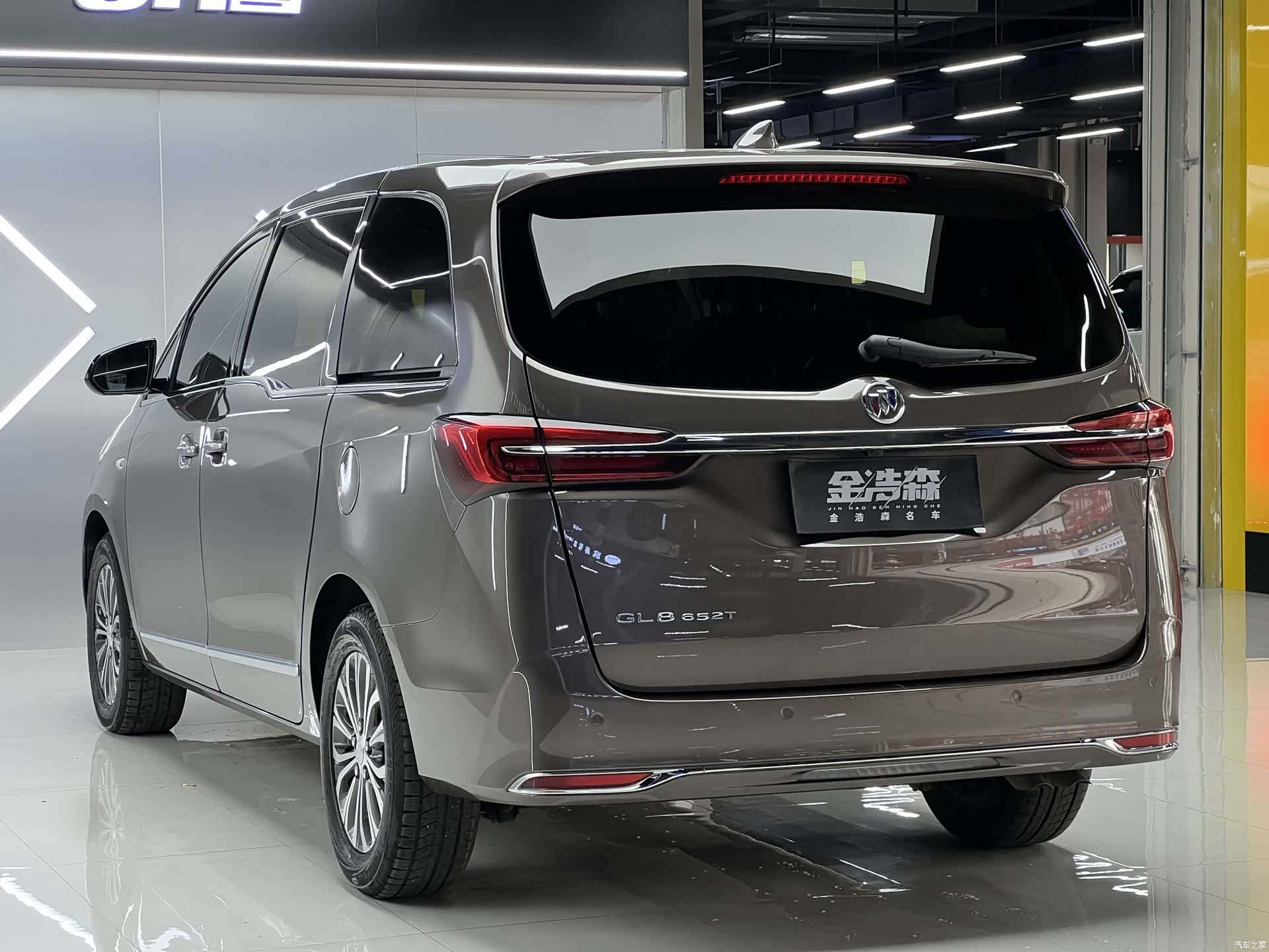 Buick GL8, 2021 4
