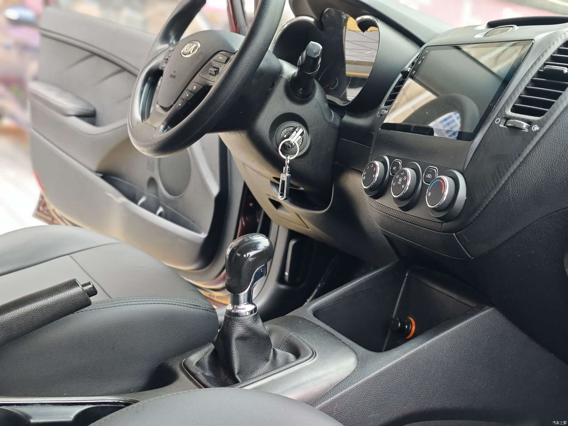 Kia K3, 2015 12