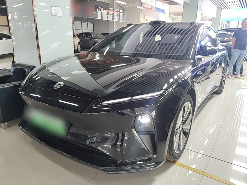 NIO ET5