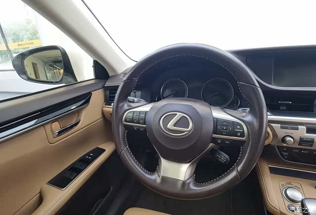 Lexus ES, 2017 7