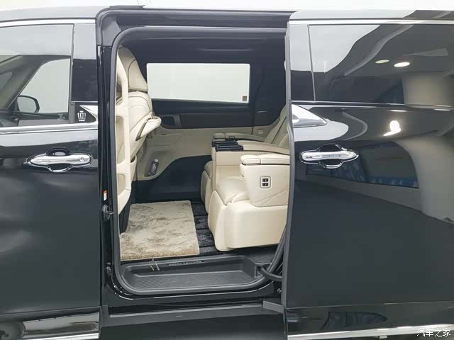 Toyota Vellfire, 2024 6