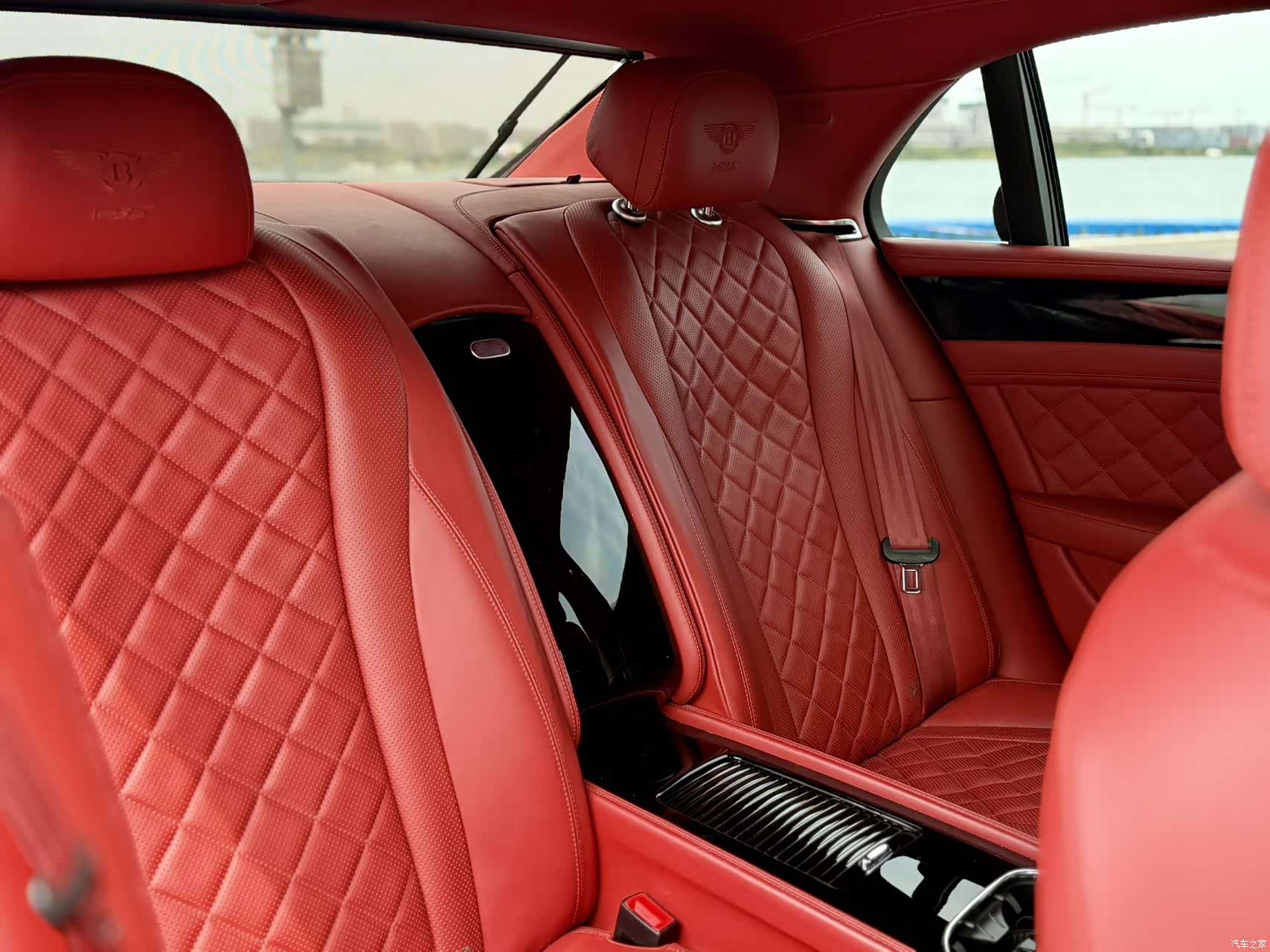 Bentley Flying Spur, 2019 11