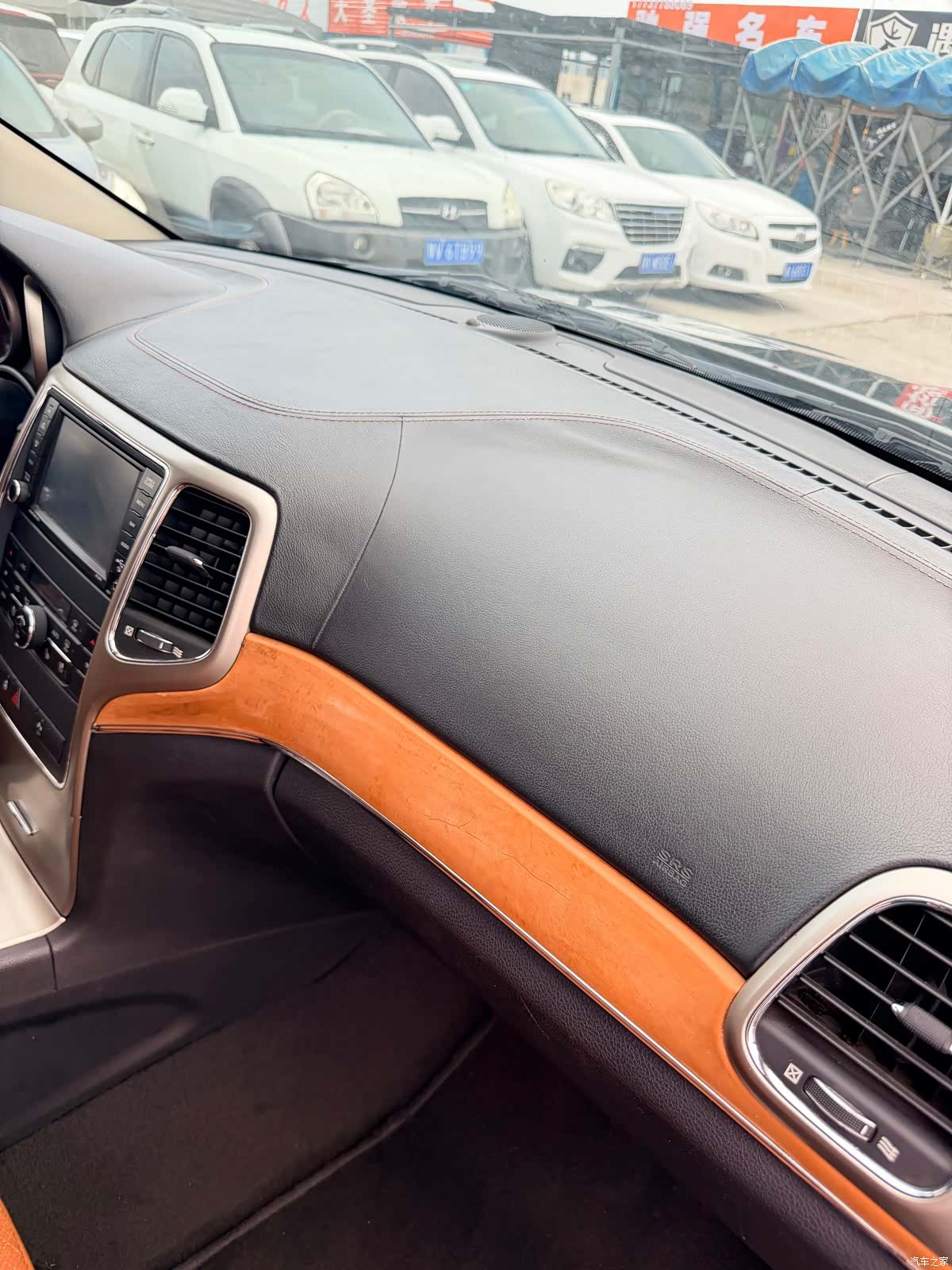 Jeep Grand Cherokee, 2012 22
