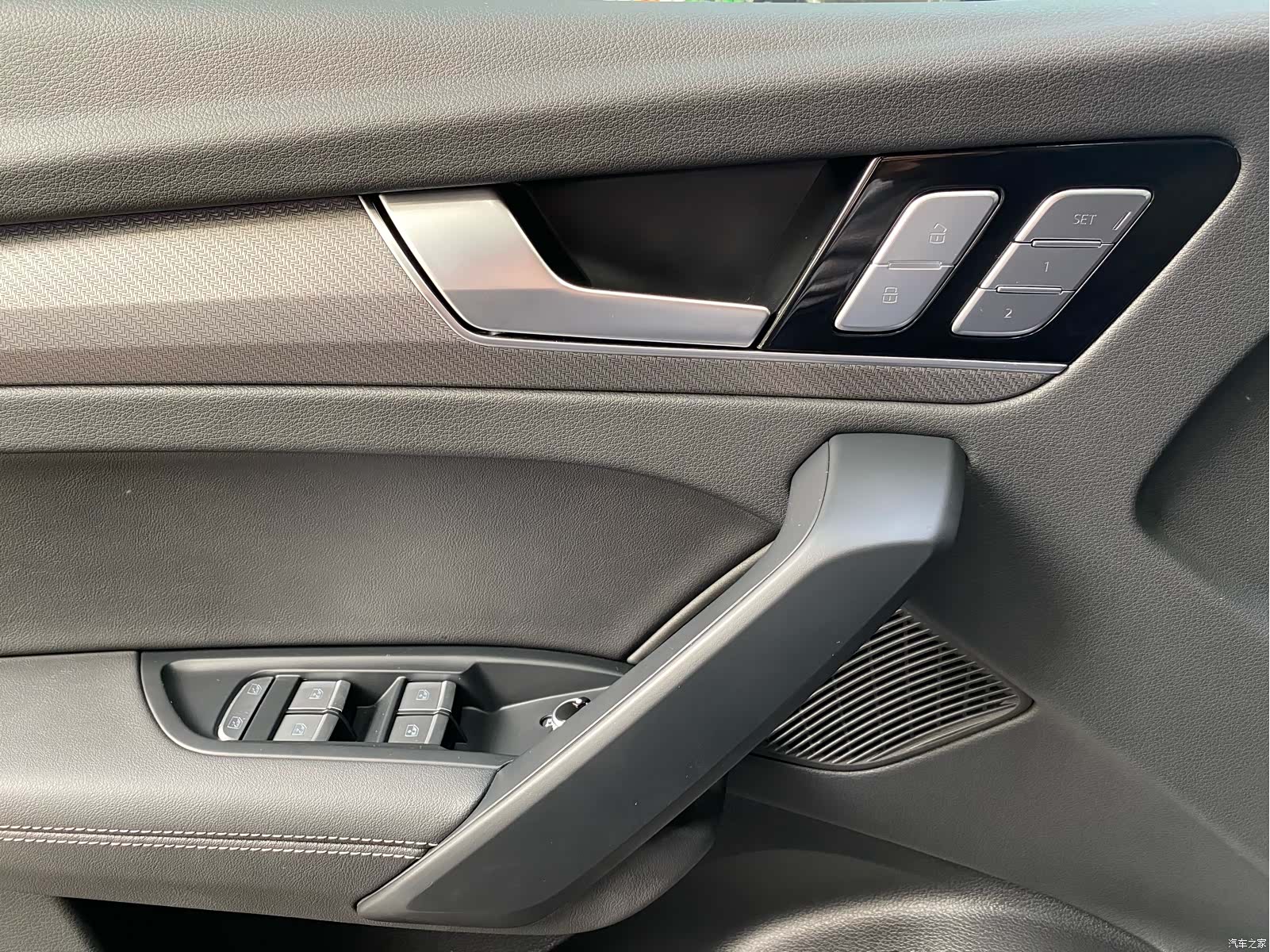 Audi Q5L, 2024 14