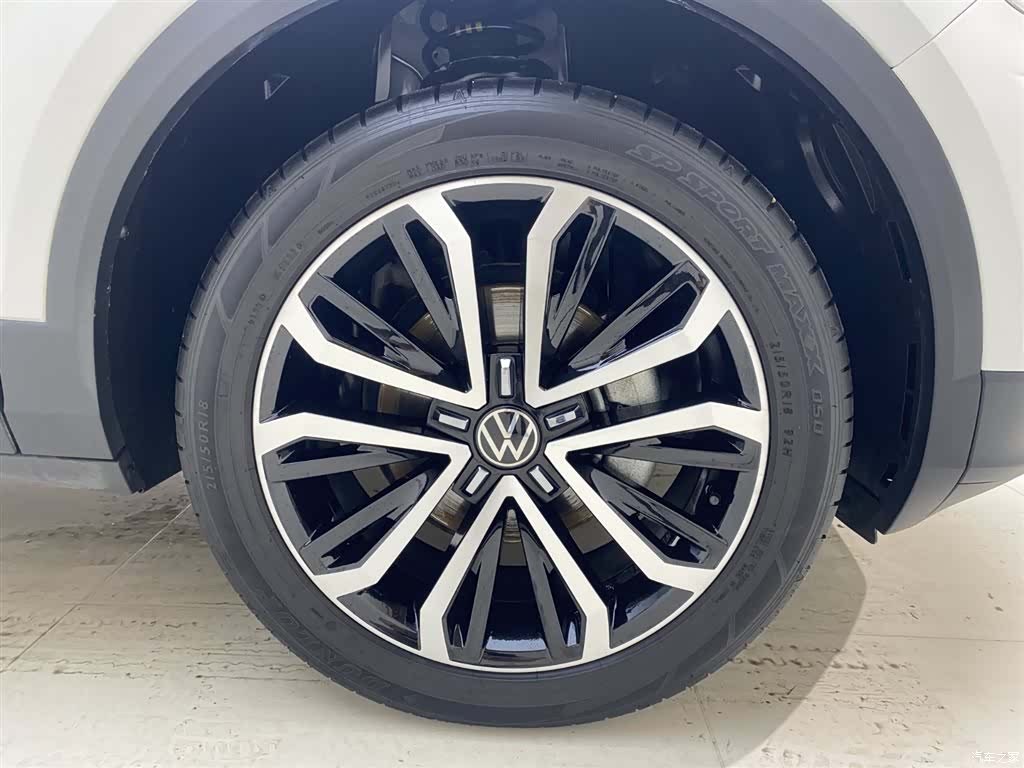 Volkswagen T-ROC, 2023 4