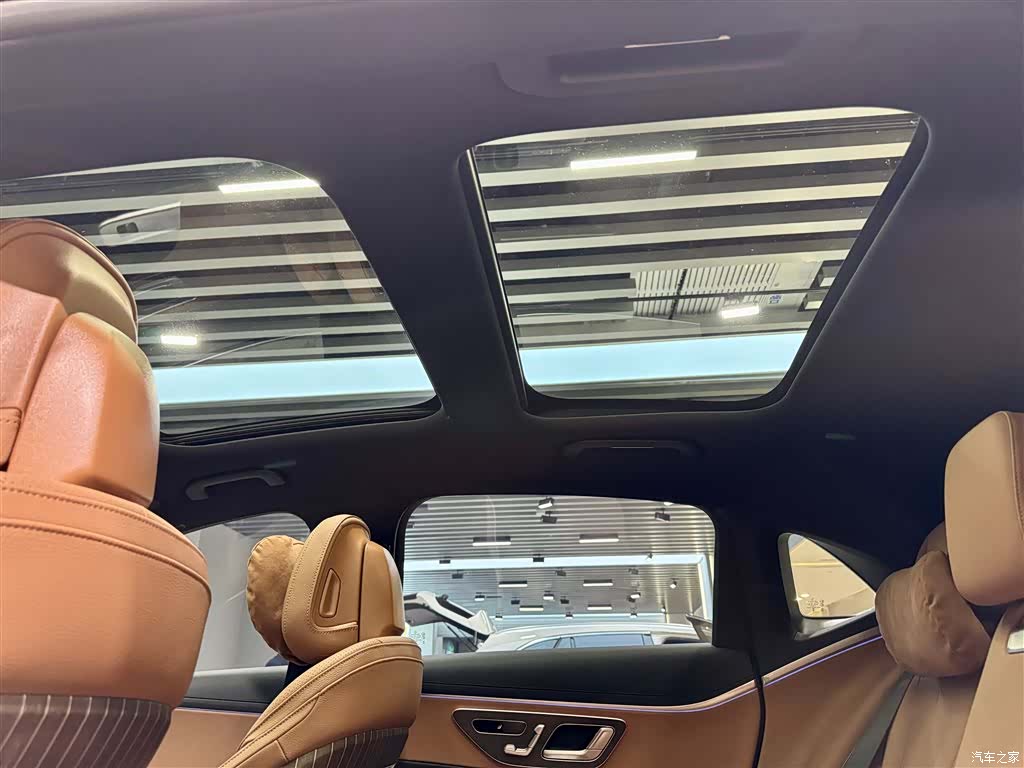 Mercedes-Benz E-Class, 2024 29