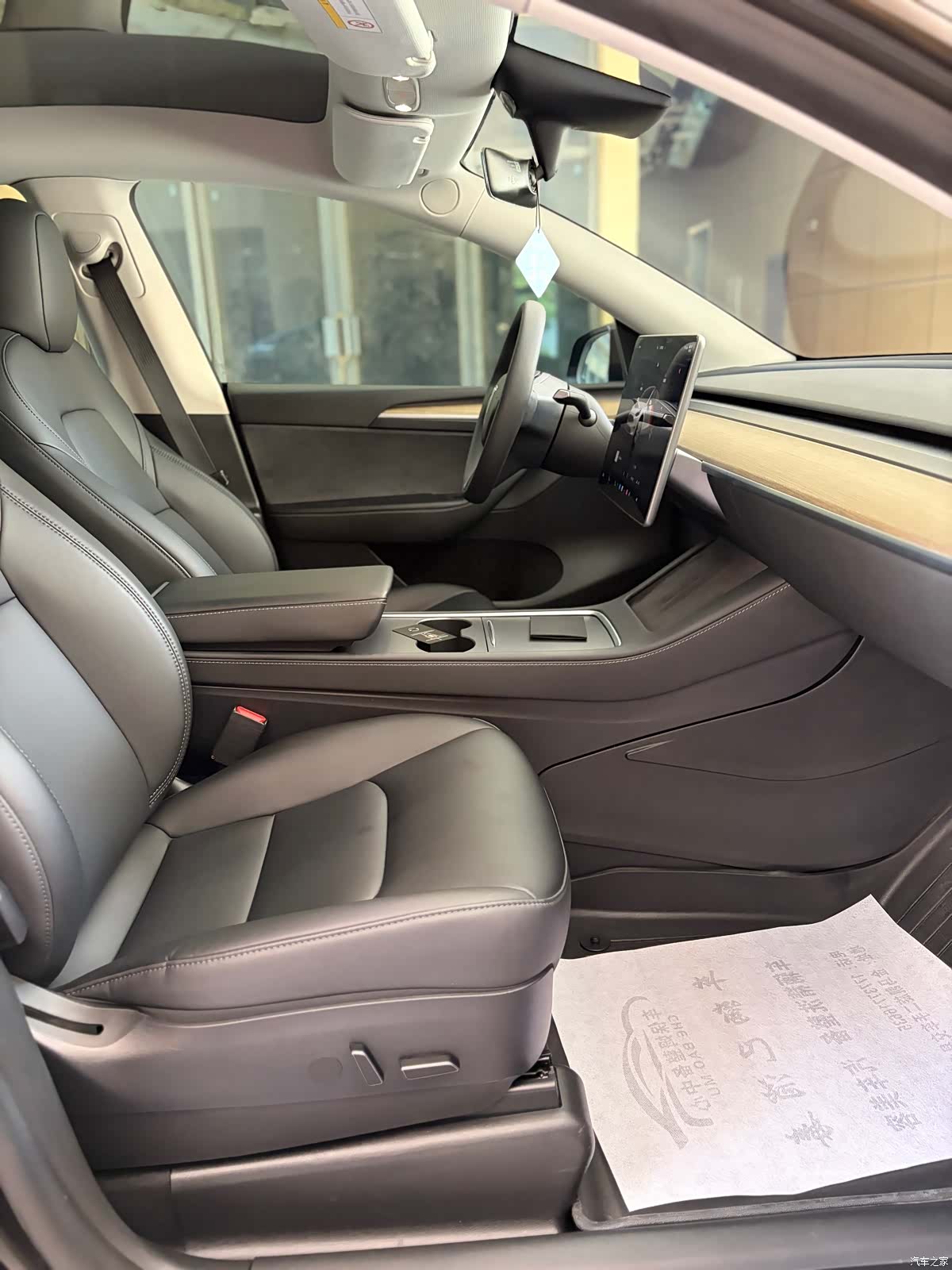 Tesla Model Y, 2023 7