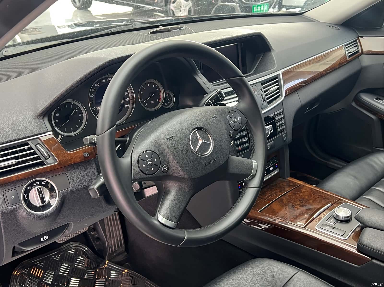 Mercedes-Benz E-Class, 2013 12