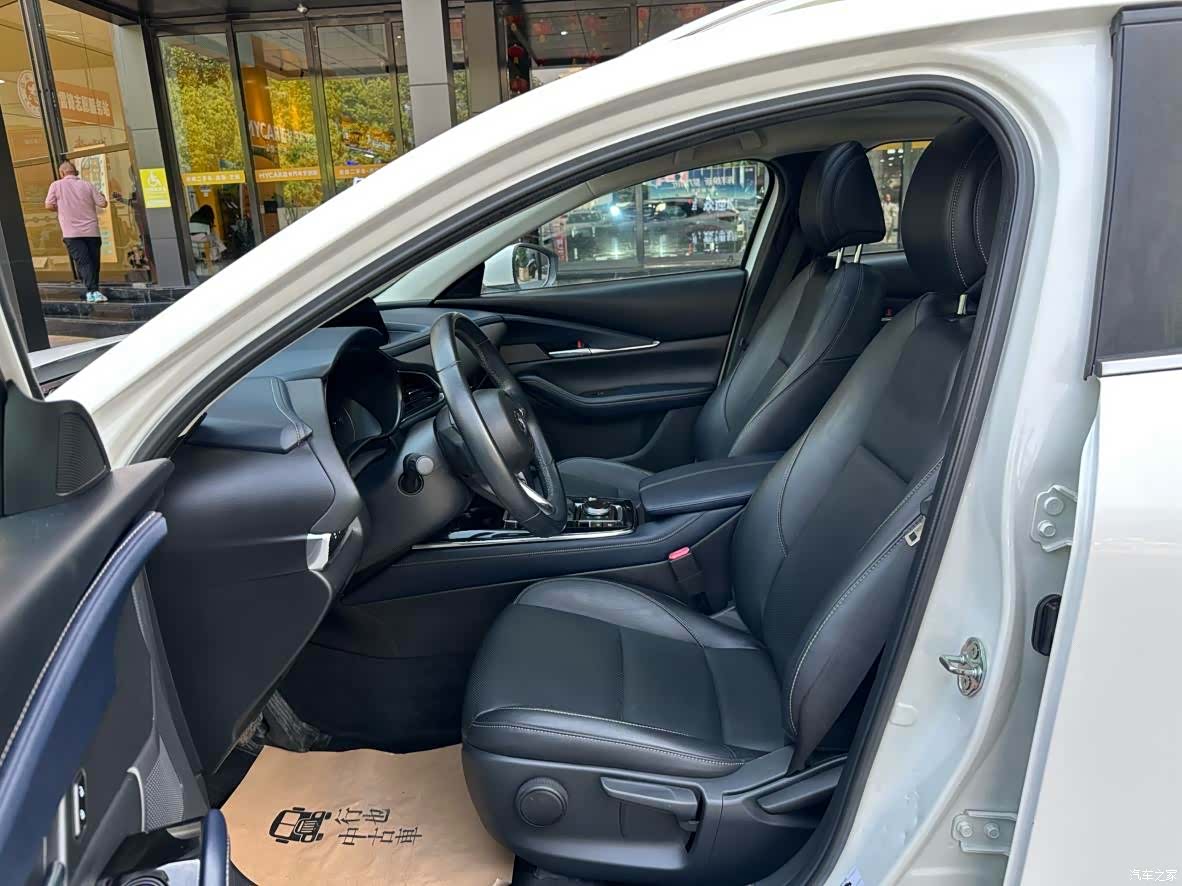 Mazda CX-30, 2021 22