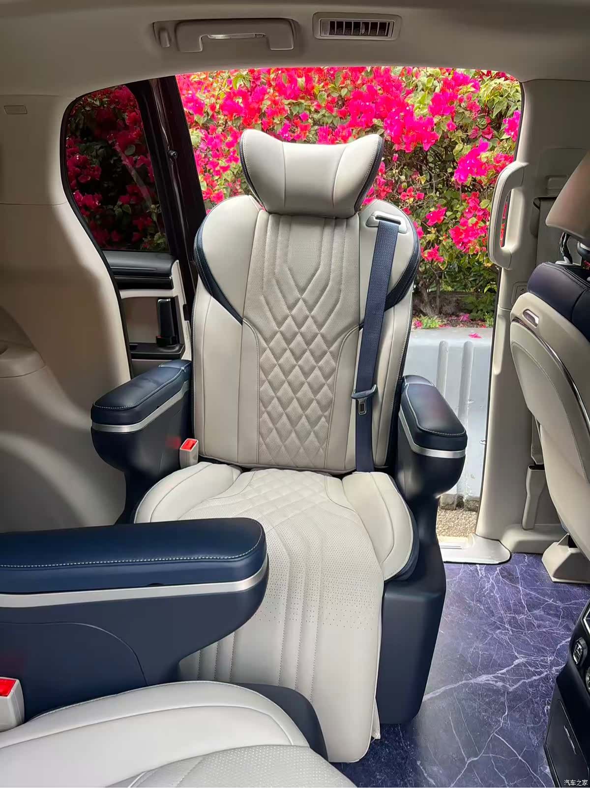Buick GL8, 2022 12
