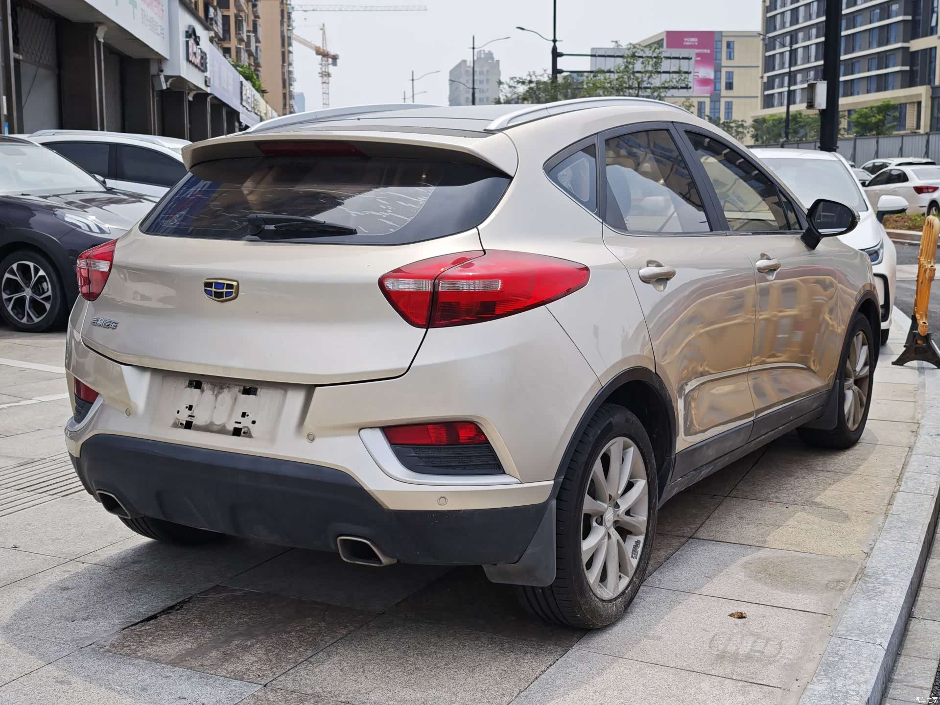Geely Emgrand, 2017 4