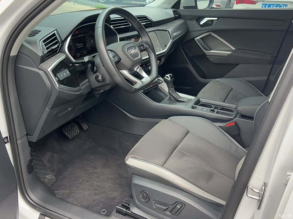 Audi Q3, 2023 14