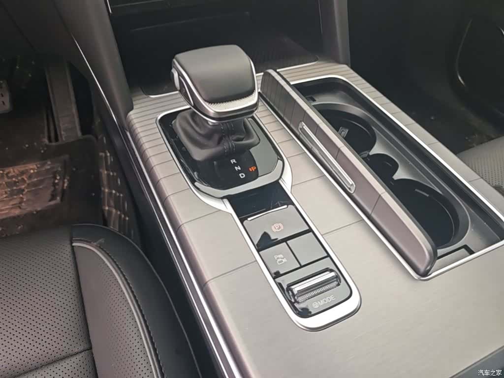 Hongqi HS7, 2024 14