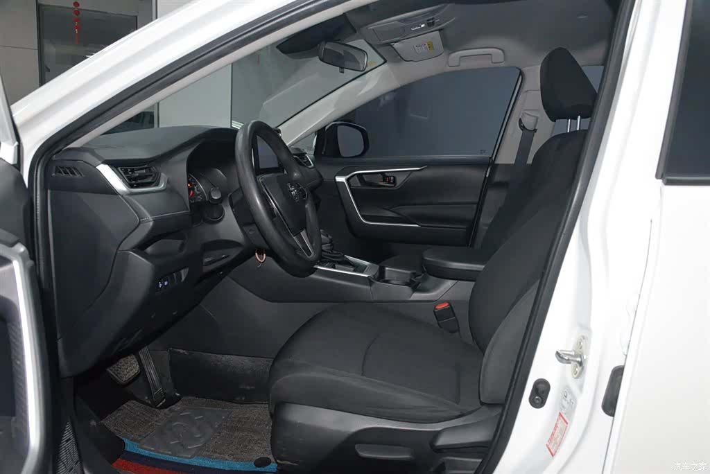 Toyota RAV4, 2022 8
