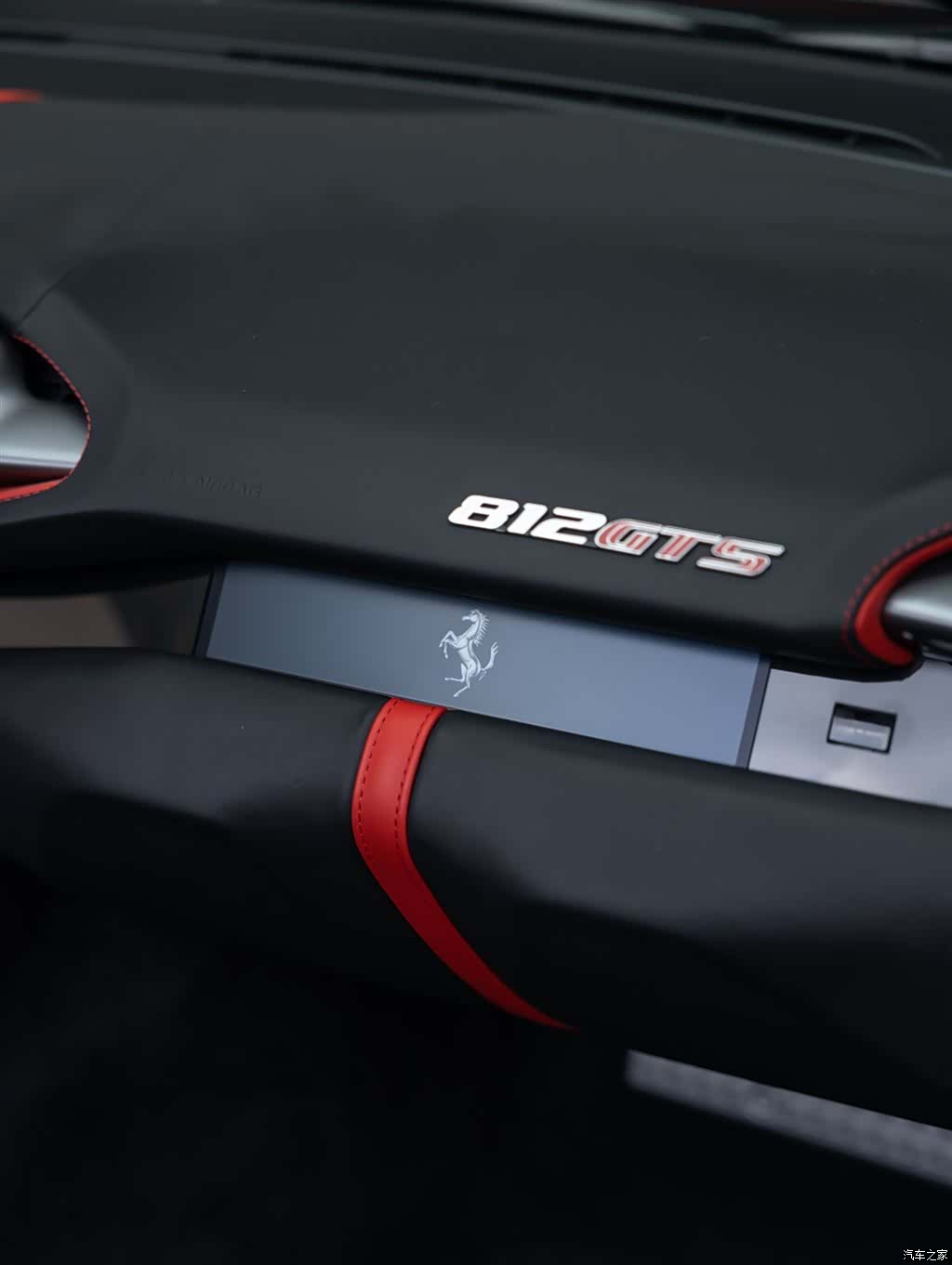 Ferrari 812, 2022 14