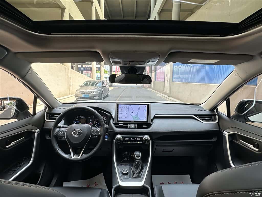 Toyota Wildlander, 2023 11