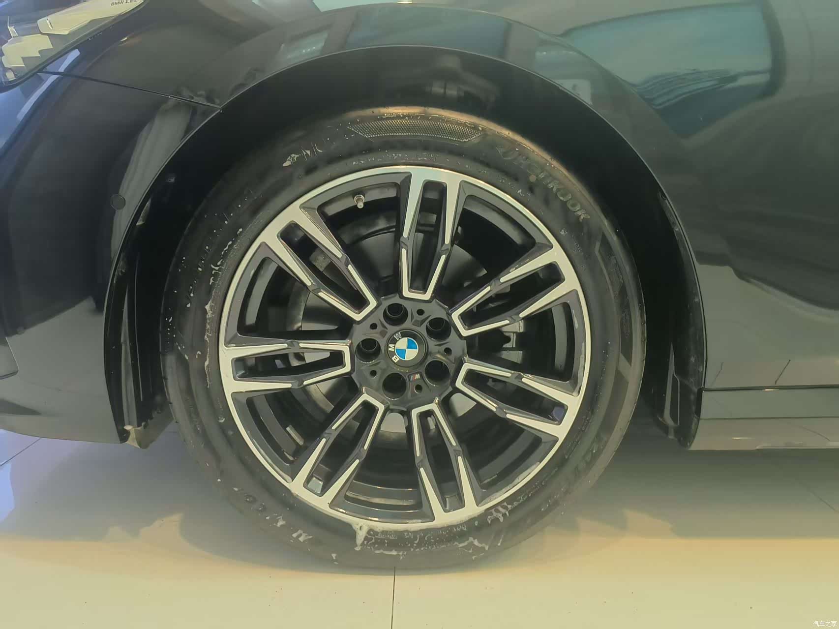 BMW 5 Series, 2025 7