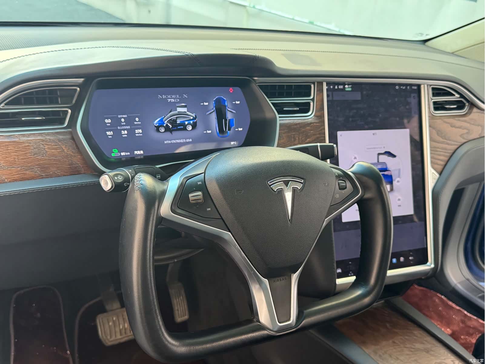 Tesla Model X, 2017 13