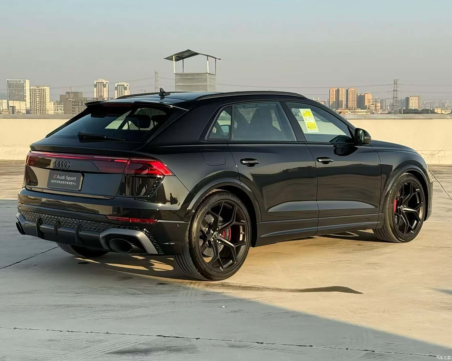Audi Q8, 2025 3