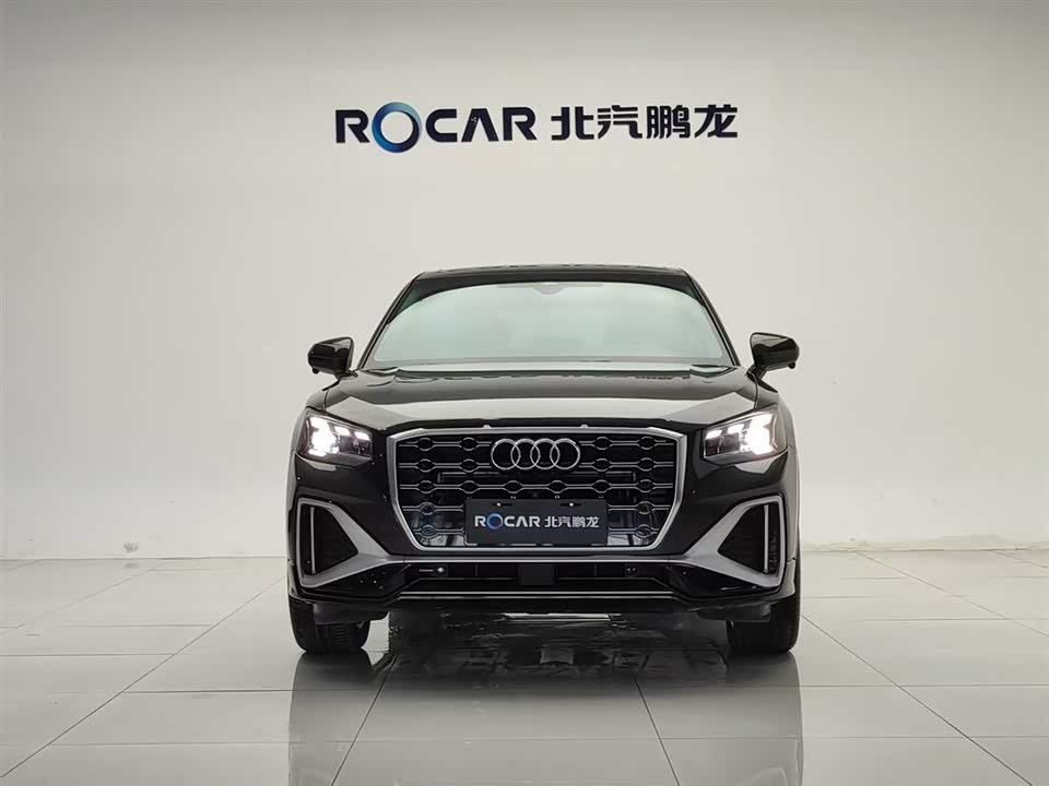 Audi Q2L