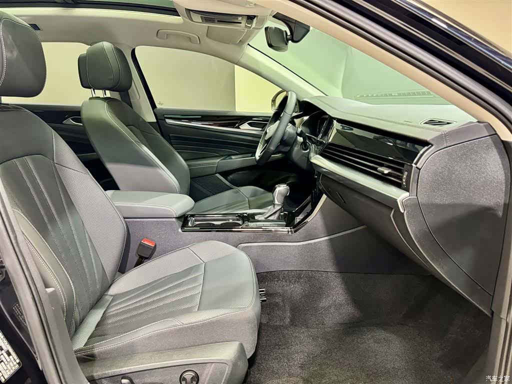Volkswagen Passat, 2025 18