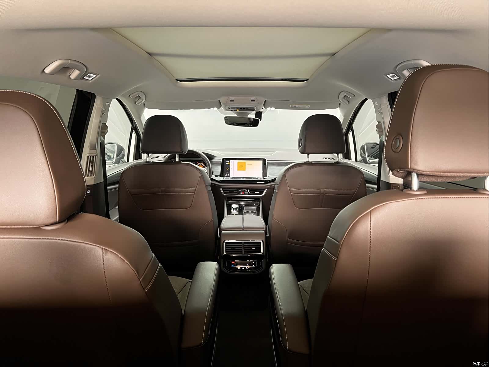 Volkswagen Viloran, 2023 34
