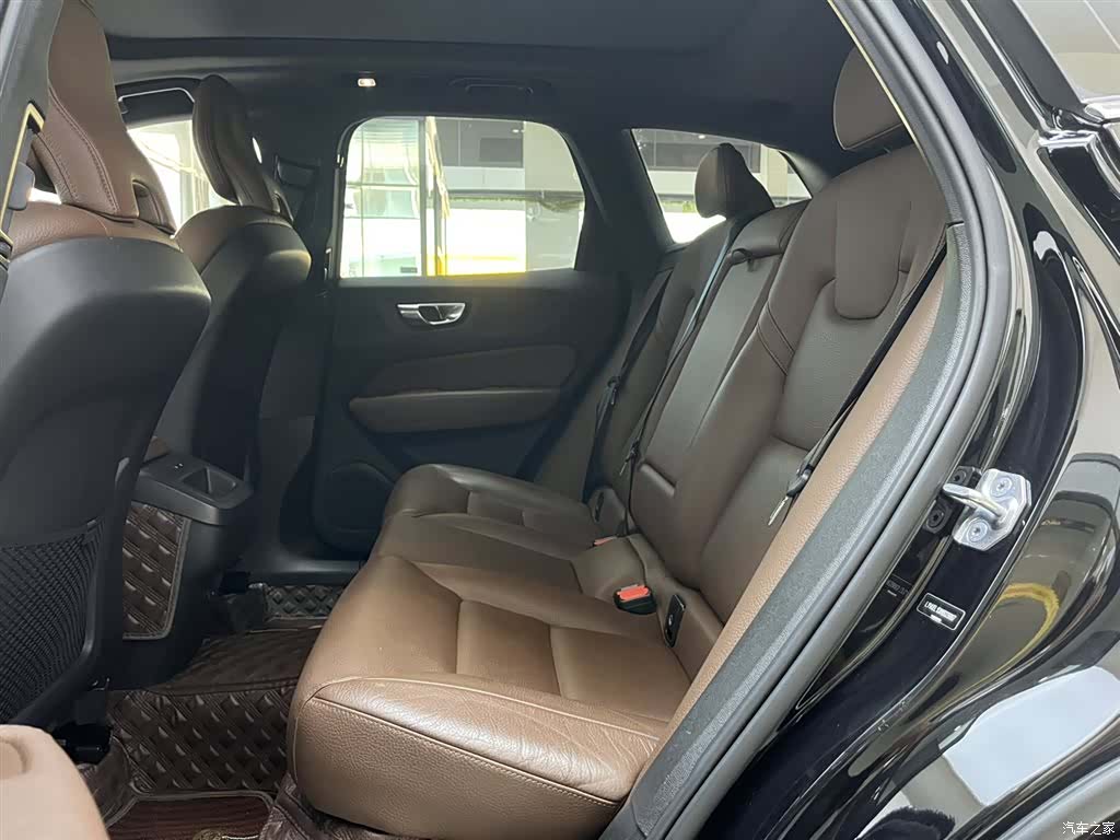 Volvo XC60, 2022 16