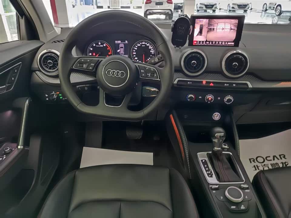 Audi Q2L