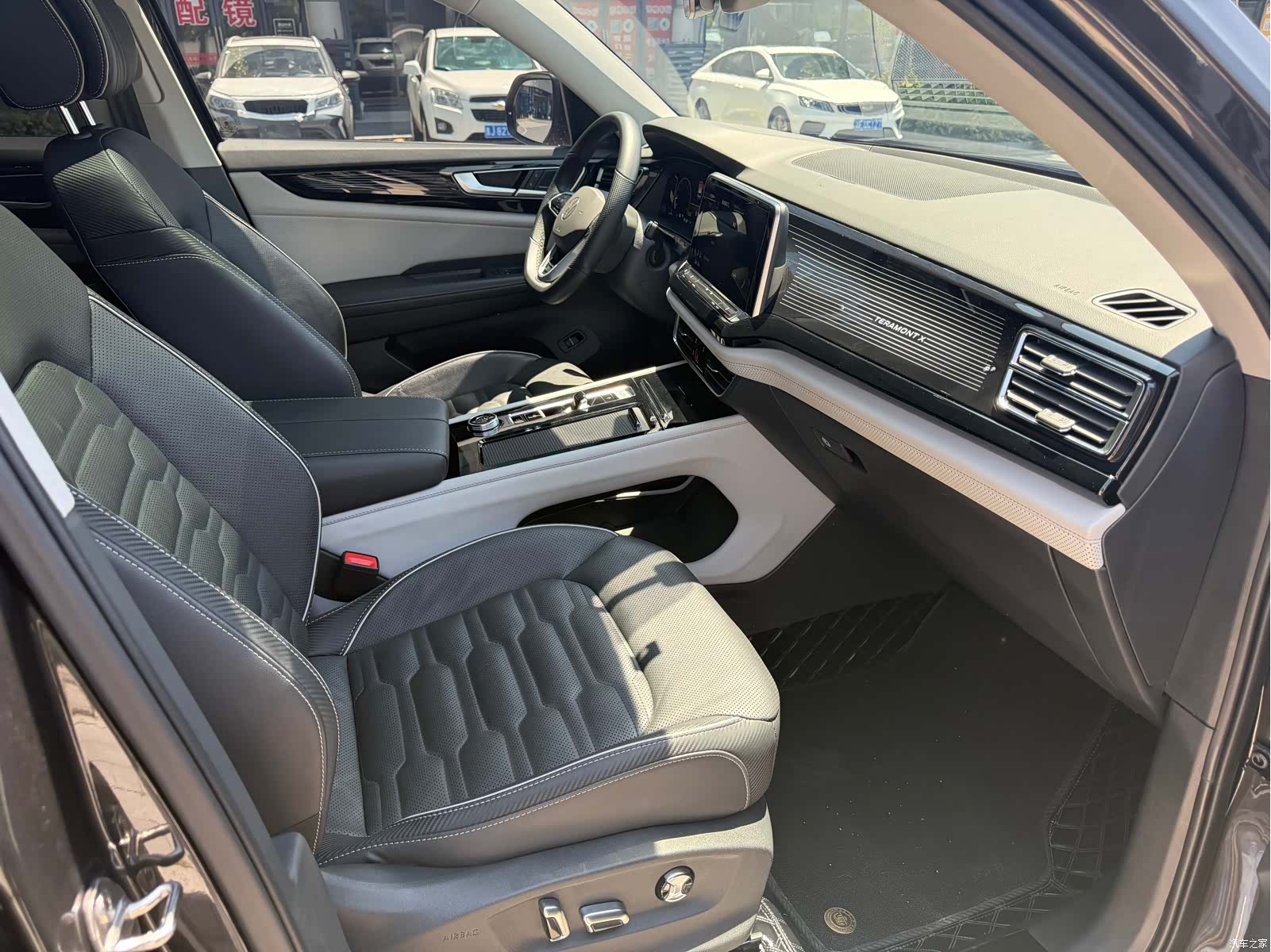 Volkswagen Teramont X, 2023 14