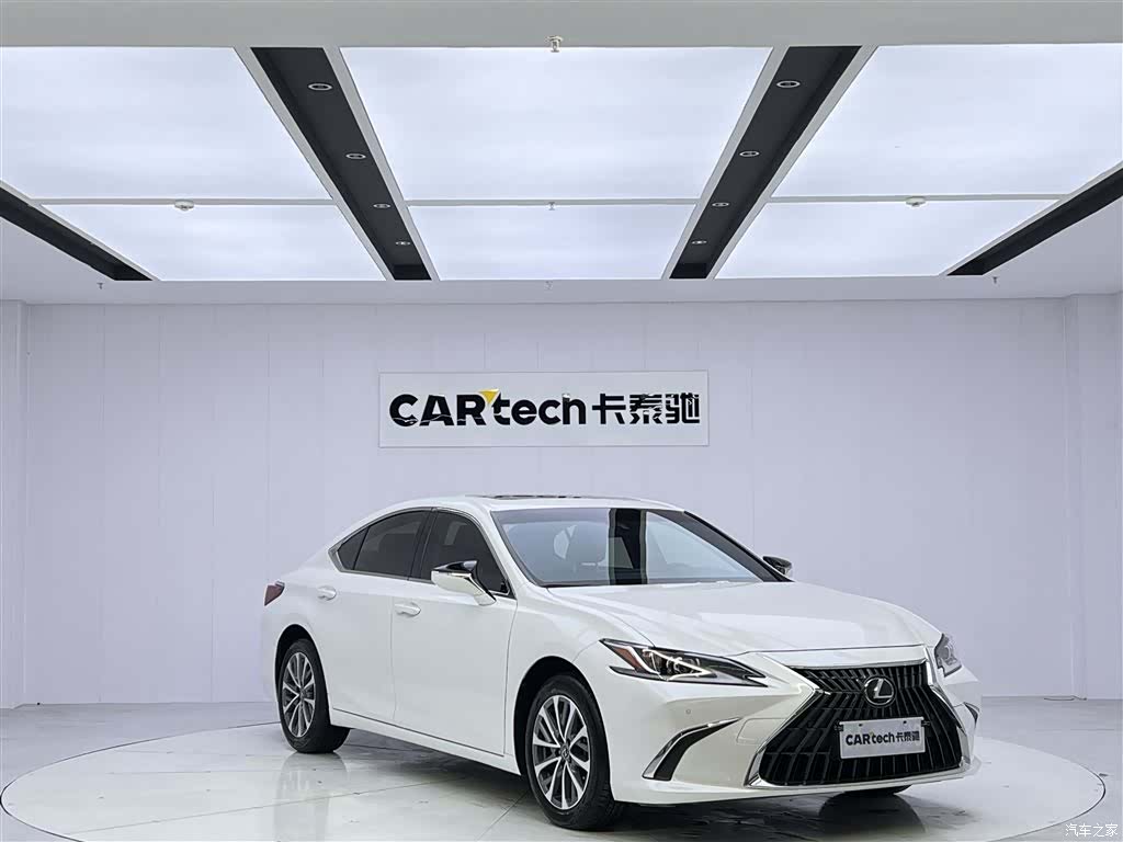 Lexus ES, 2024 2