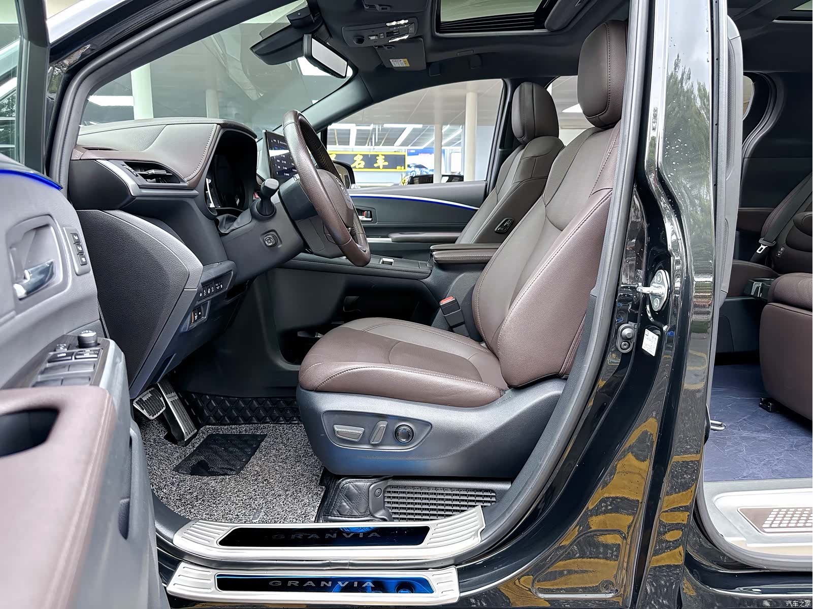 Toyota Granvia, 2023 49
