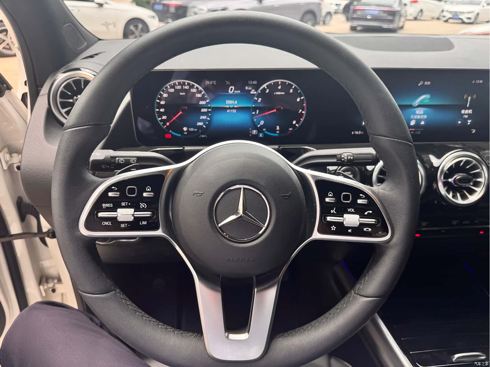 Mercedes-Benz GLA, 2023 11
