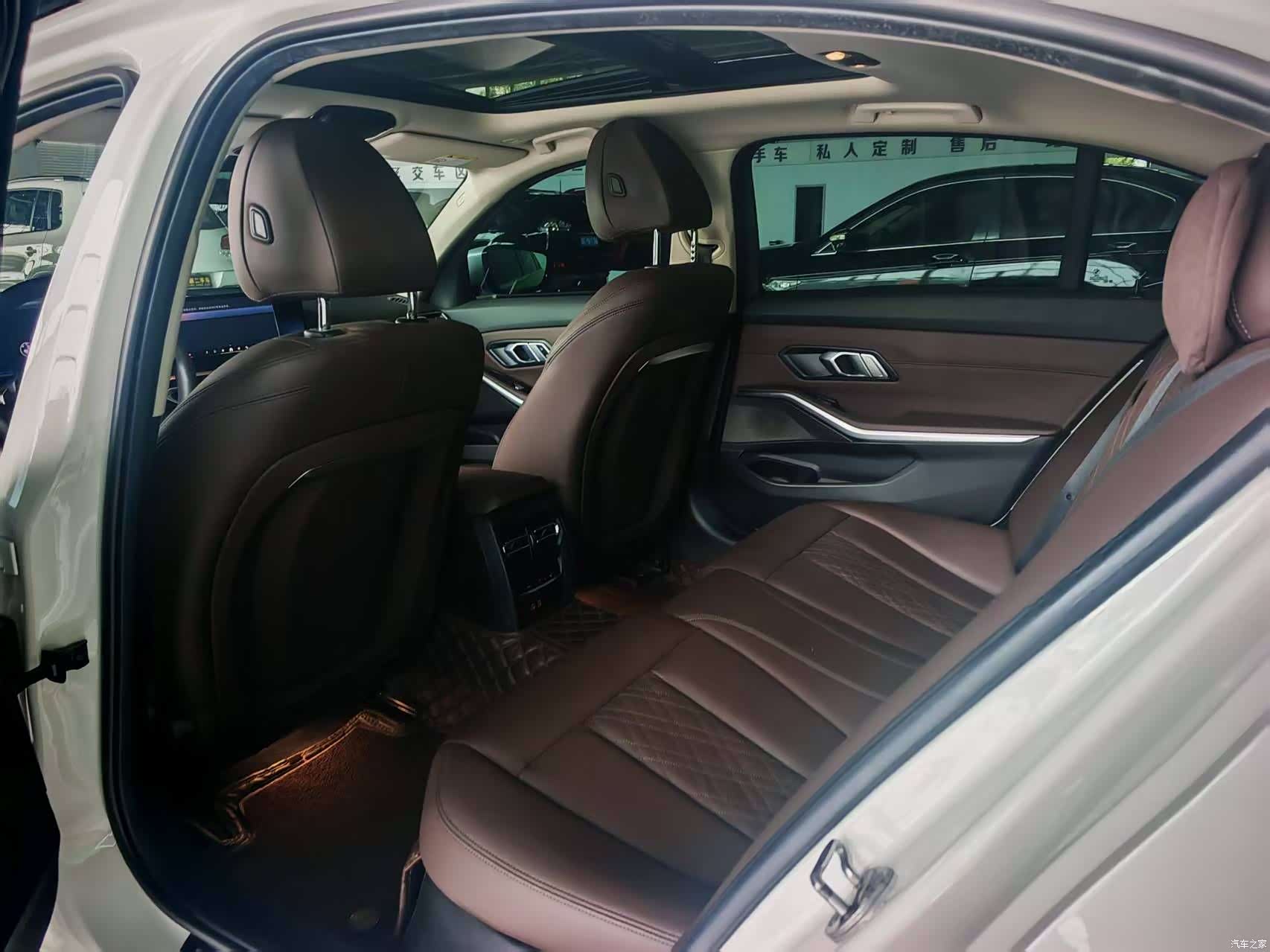 BMW 3 Series, 2023 все фото