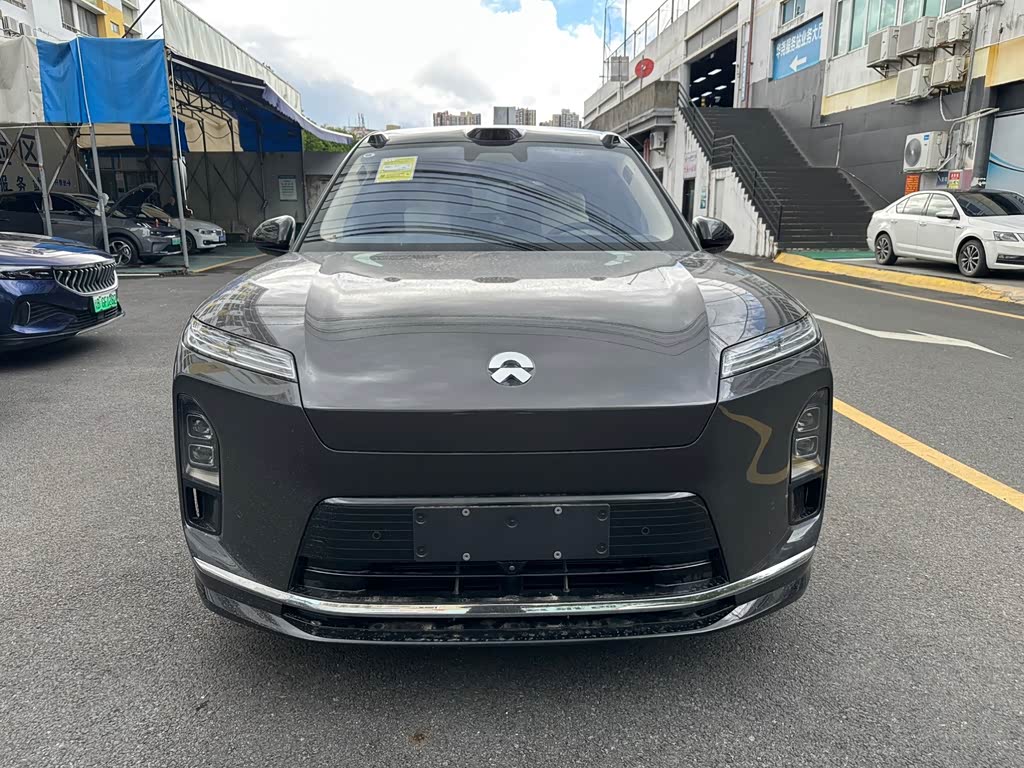 NIO ES8