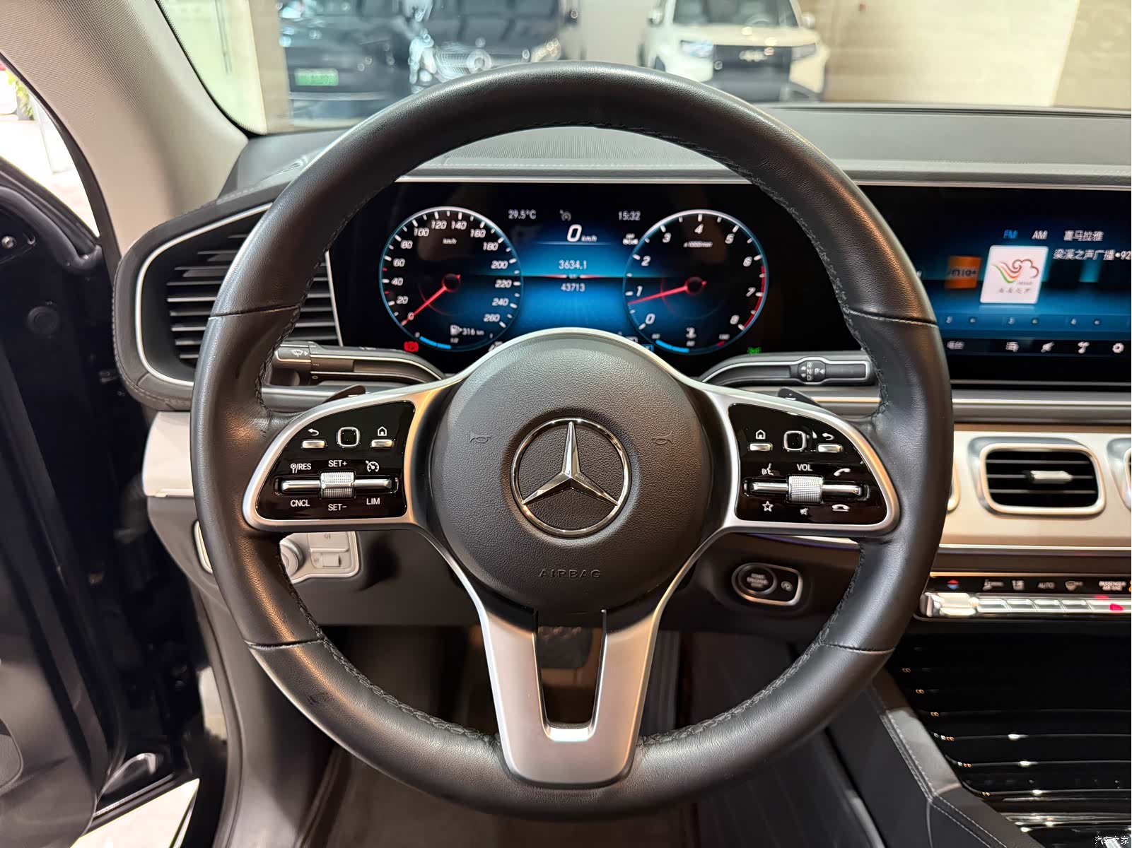 Mercedes-Benz GLE, 2023 9
