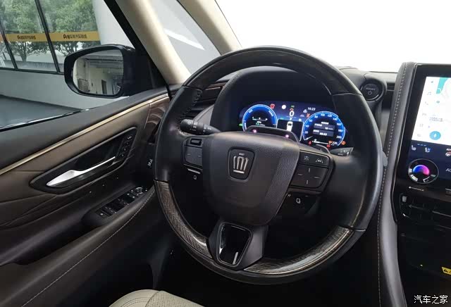 Toyota Vellfire, 2024 4