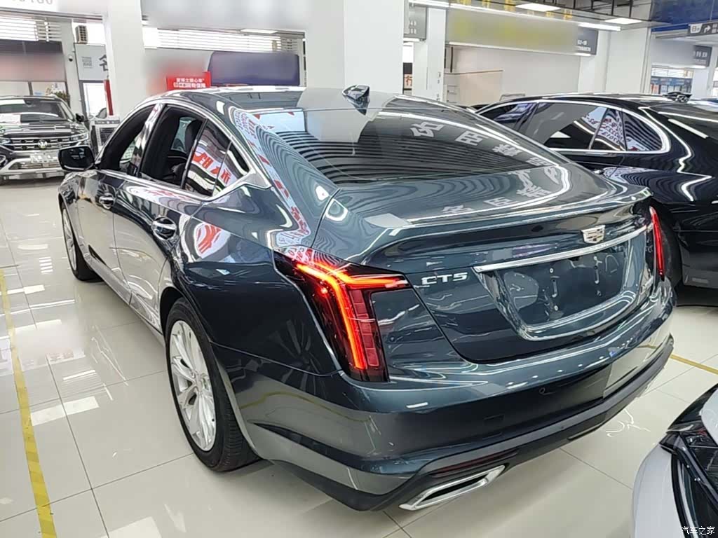 Cadillac CT5, 2022 все фото