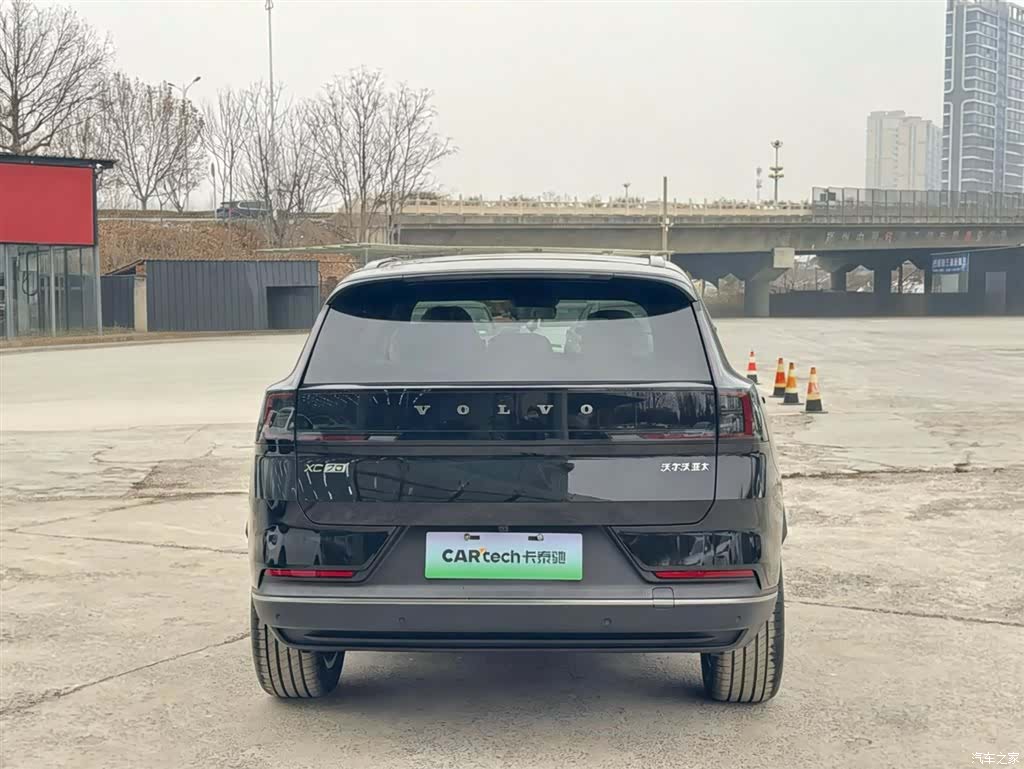 Volvo XC70, 2026 4