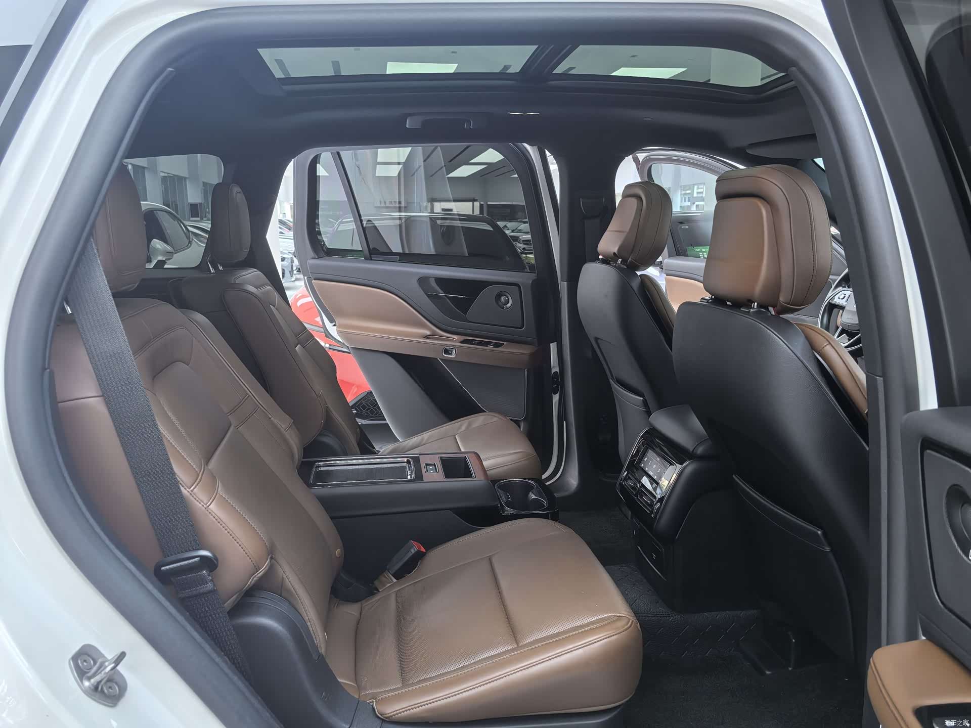 Lincoln Aviator, 2020 10