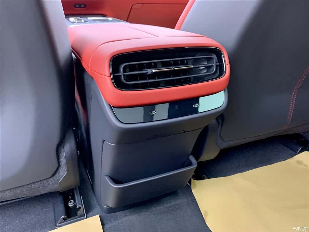 Xiaomi SU7, 2025 21