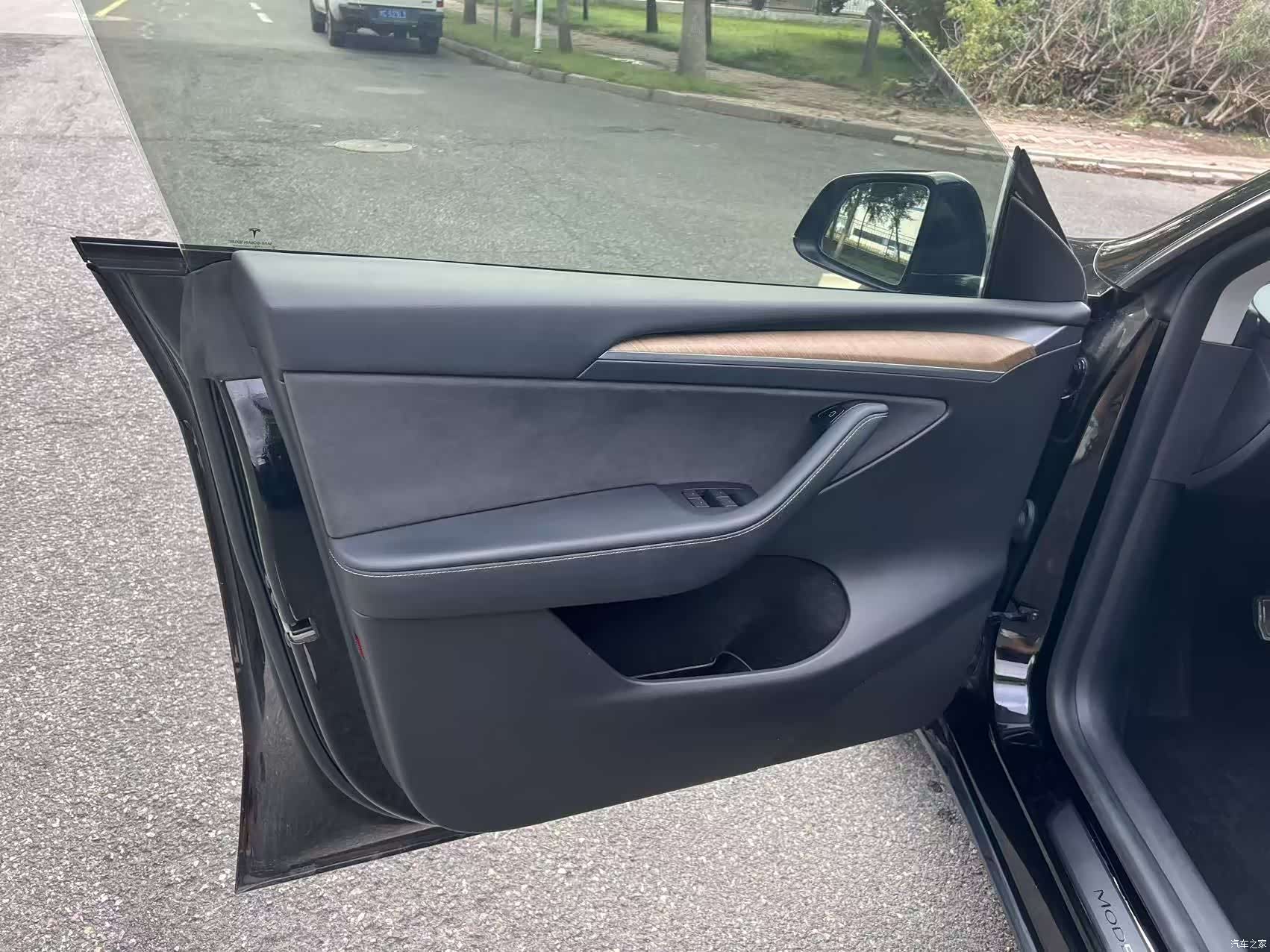 Tesla Model Y, 2021 13