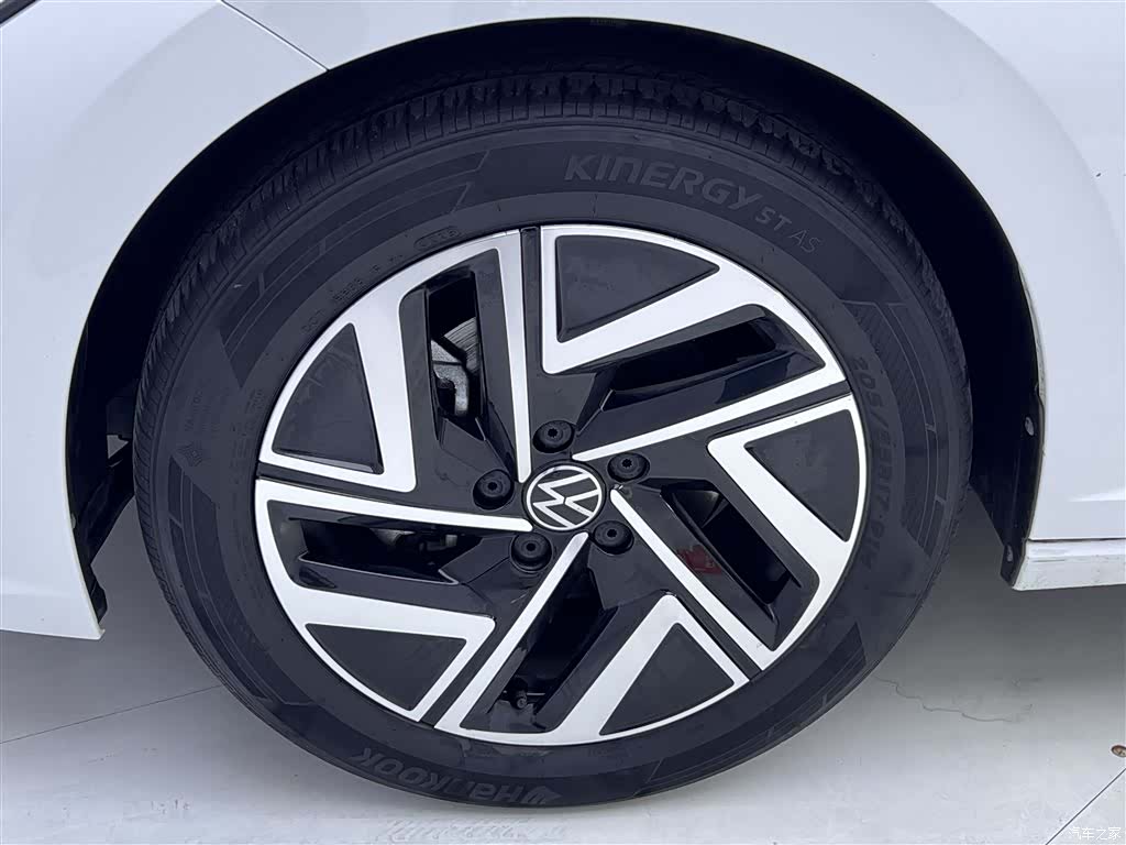 Volkswagen Sagitar, 2023 11