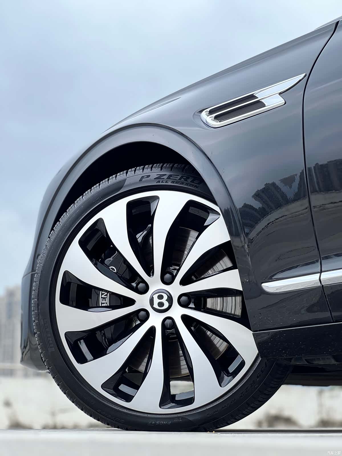Bentley Flying Spur, 2025 15