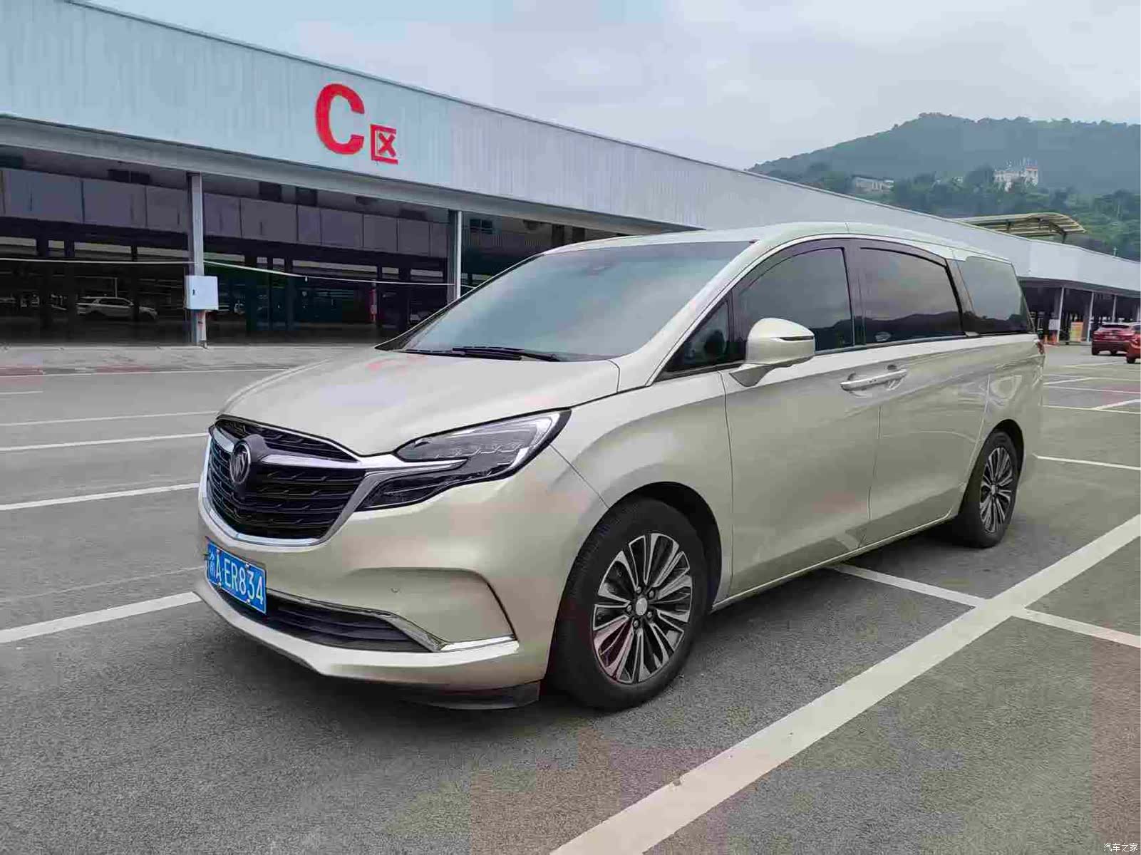 Buick GL8, 2020 1
