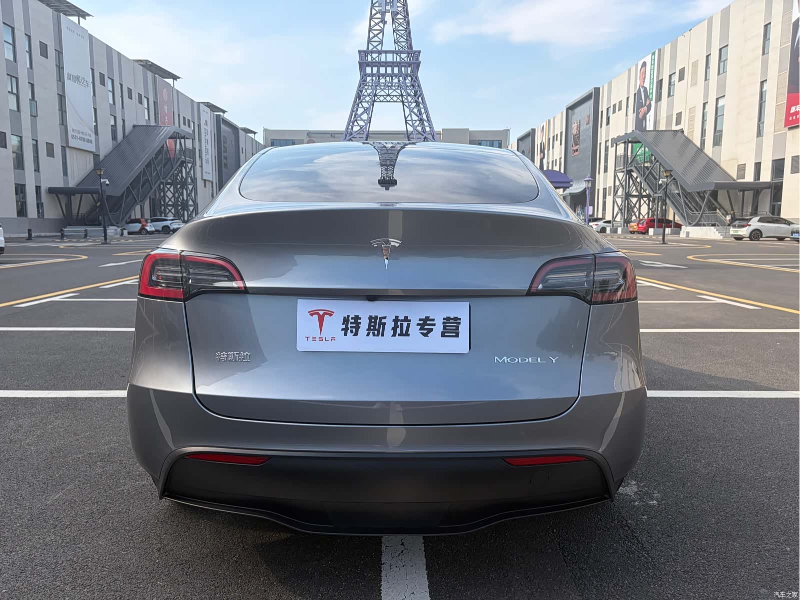 Tesla Model Y, 2025 все фото