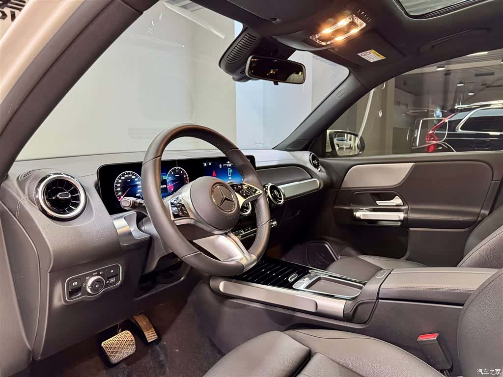 Mercedes-Benz GLB, 2025 27