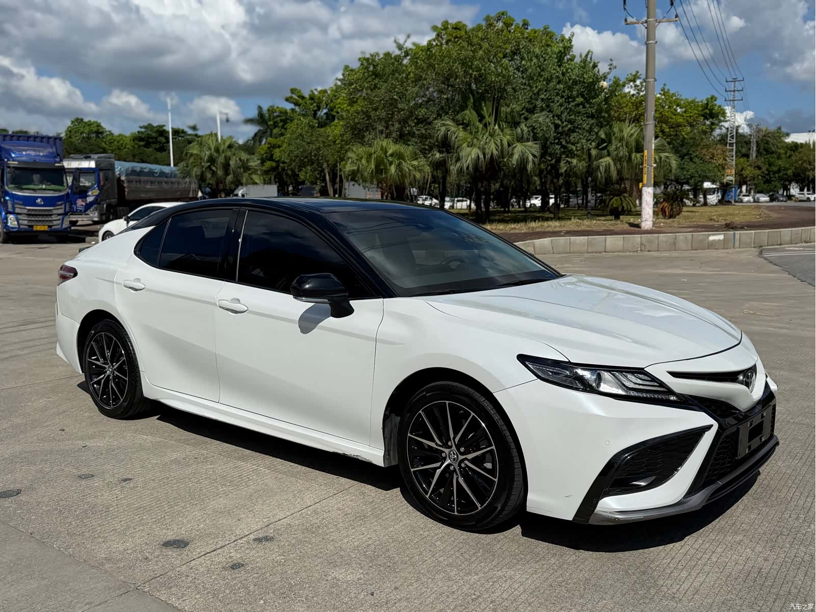 Toyota Camry, 2023 3