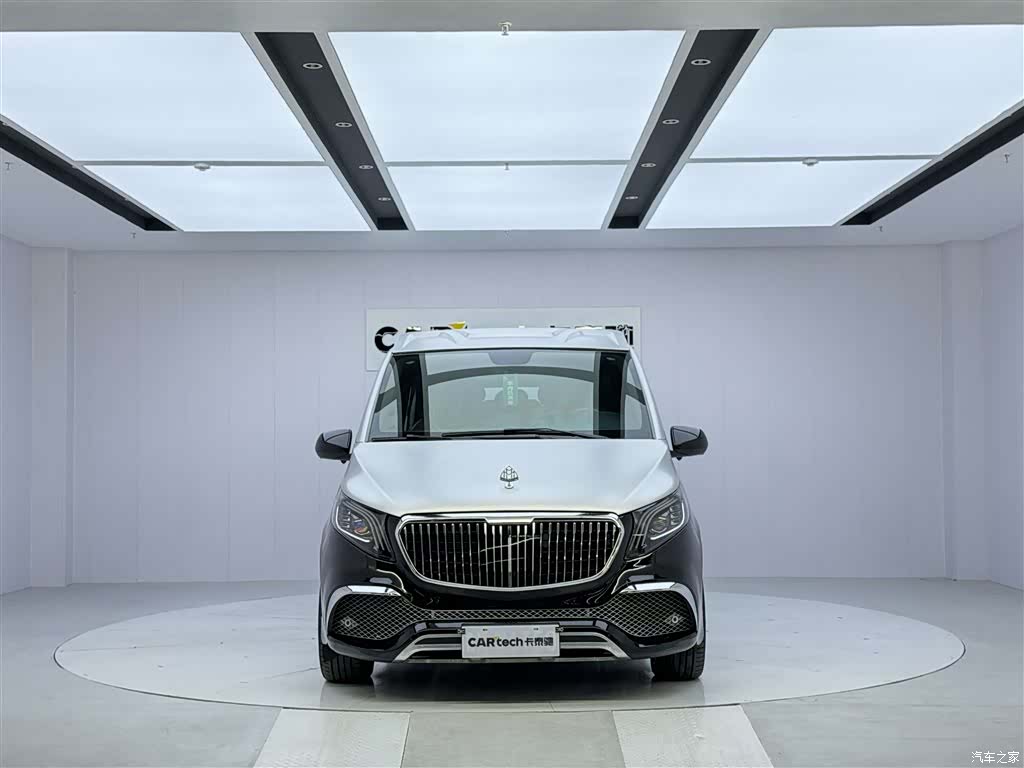 Mercedes-Benz 7, 2023 3