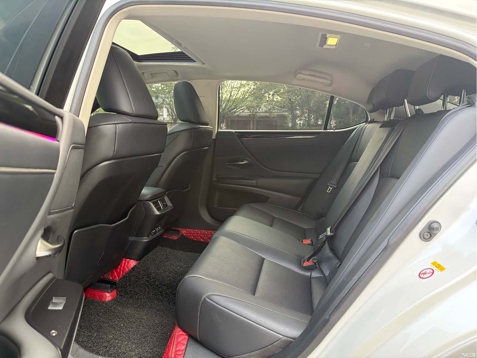 Lexus ES, 2019 10
